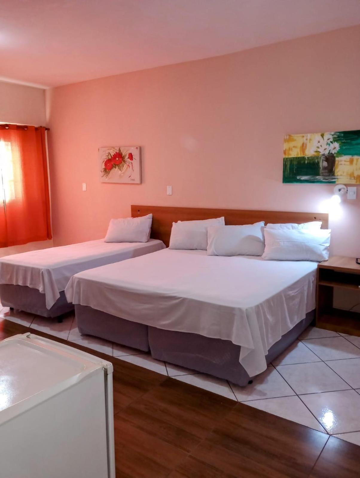 Calabreza Hotel E Restaurante Tres Coracoes Extérieur photo