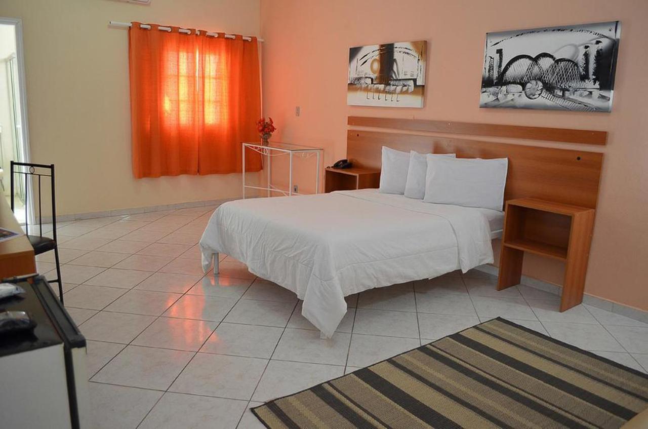 Calabreza Hotel E Restaurante Tres Coracoes Extérieur photo